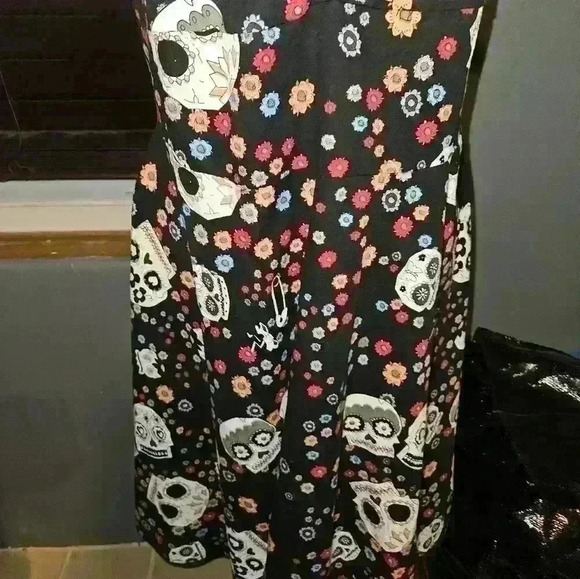 Skull Dress Size XXL - Picture 3 of 8